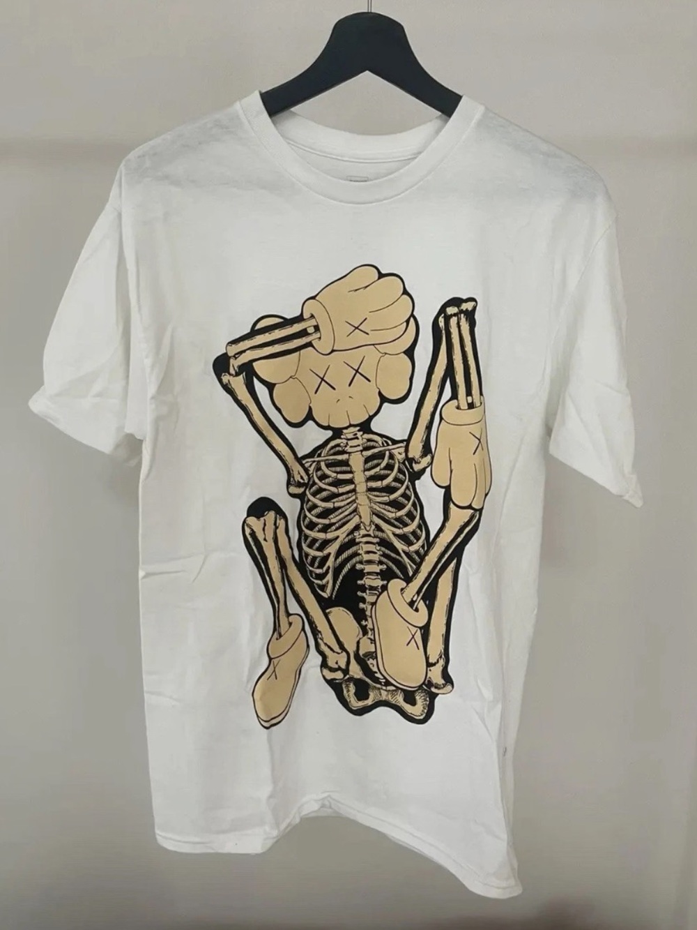 KAWS Skeleton New Fiction White Companion Graphic Tee Crew Neck Men's Size Large